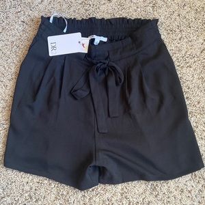 Shorts dressy with tie